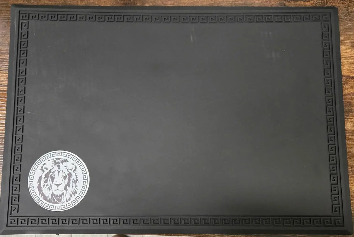 Mane Tame Barber Mat (Black) 