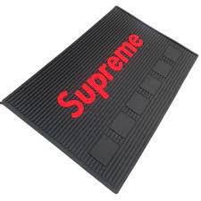 Supreme Magnetic Barber Mat (Red/ Black/Blue)